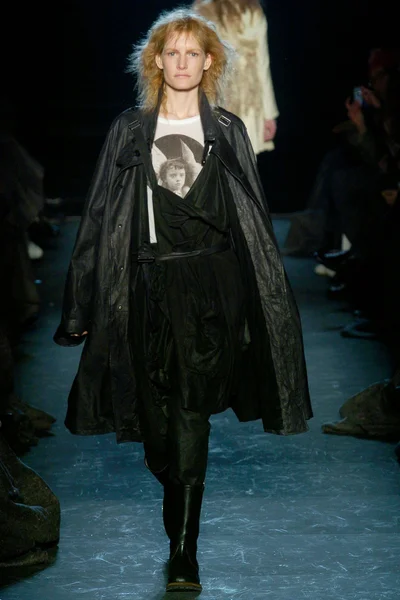 Look 15